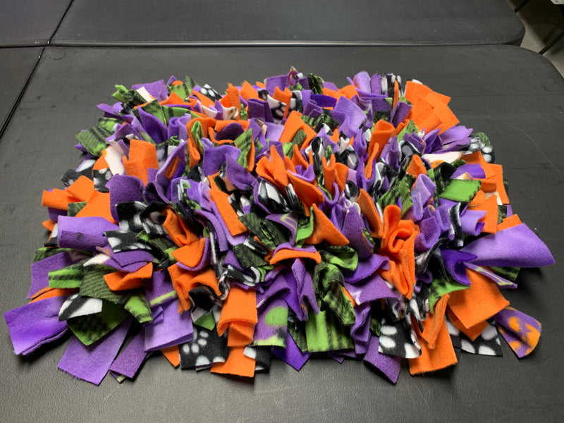 P.L.A.Y. Holiday Snuffle Mats, Halloween