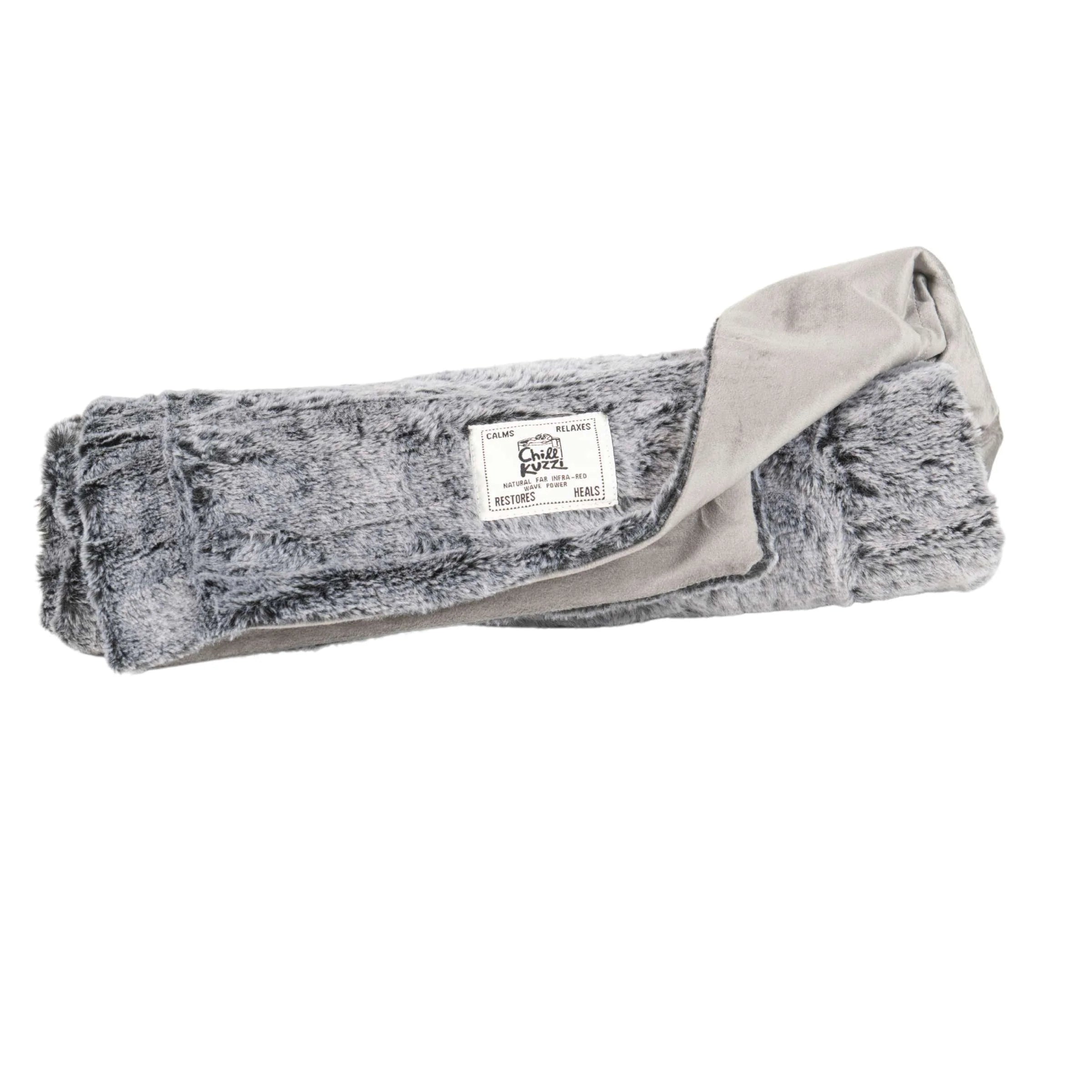 The innovative Chill Kuzzi technology supports better overall health by using naturally occurring FIR therapy (Far Infrared Rays) to stimulate blood circulation and oxygen flow. Blanket combines style with cutting-edge Far infrared (FIR) reflecting bio mineral technology that helps relax, calm, heal, restore, and improves overall wellness.