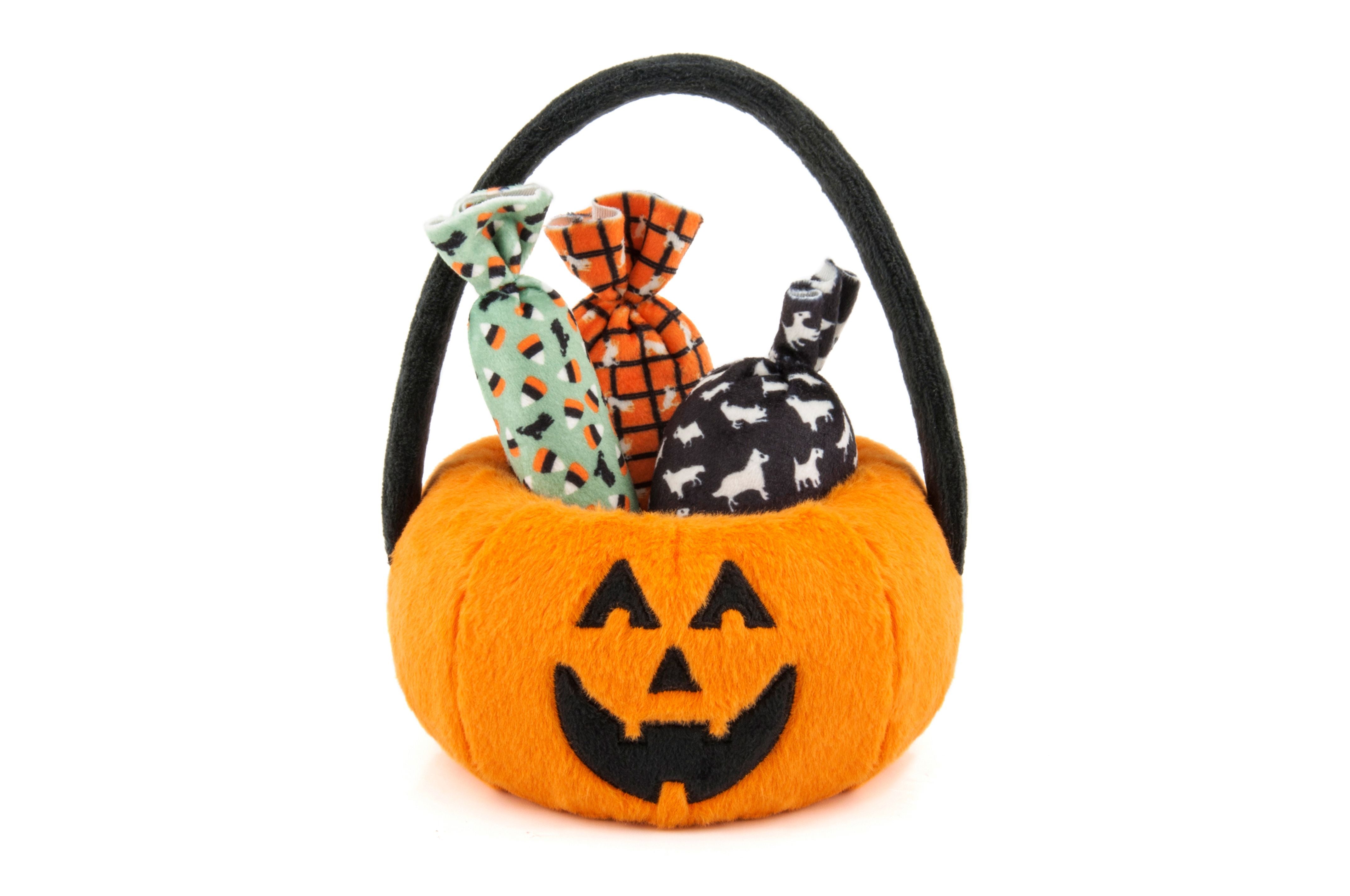 These goodies are no trick! Treat your dog to the spooky sweets and ghoulish squeakers that overflow the festive Howl-o-ween Treat Basket from P.L.A.Y. Toy makes crinkle and squeak noises for hours of interactive fun!