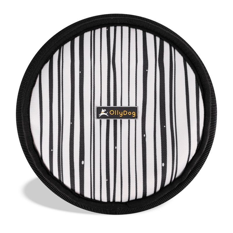 The pup-approved Olly Dog Flyer Disc is made from 100% recycled material that is durable and non-toxic. The soft and lightweight material makes it easy on dog teeth and gums. Ideal for tug-of-war or a game of fetch on land or water.