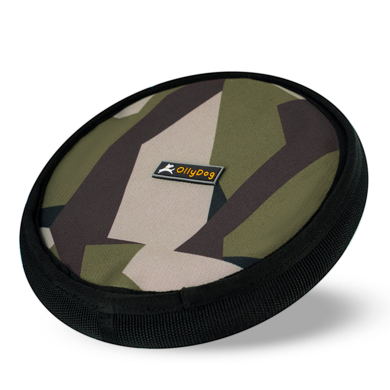 The pup-approved Olly Dog Flyer Disc is made from 100% recycled material that is durable and non-toxic. The soft and lightweight material makes it easy on dog teeth and gums. Ideal for tug-of-war or a game of fetch on land or water.