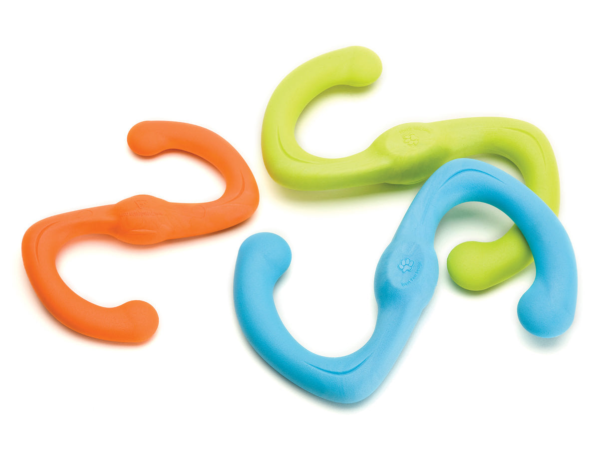 Fetch, tug, run, and repeat. This toy was designed for active play. Bumi is an S-shaped toy that flexes to twice its length during a game of tug-o-war. The smart design and light weight allow it to fly far, making it great for fetch or flinging.